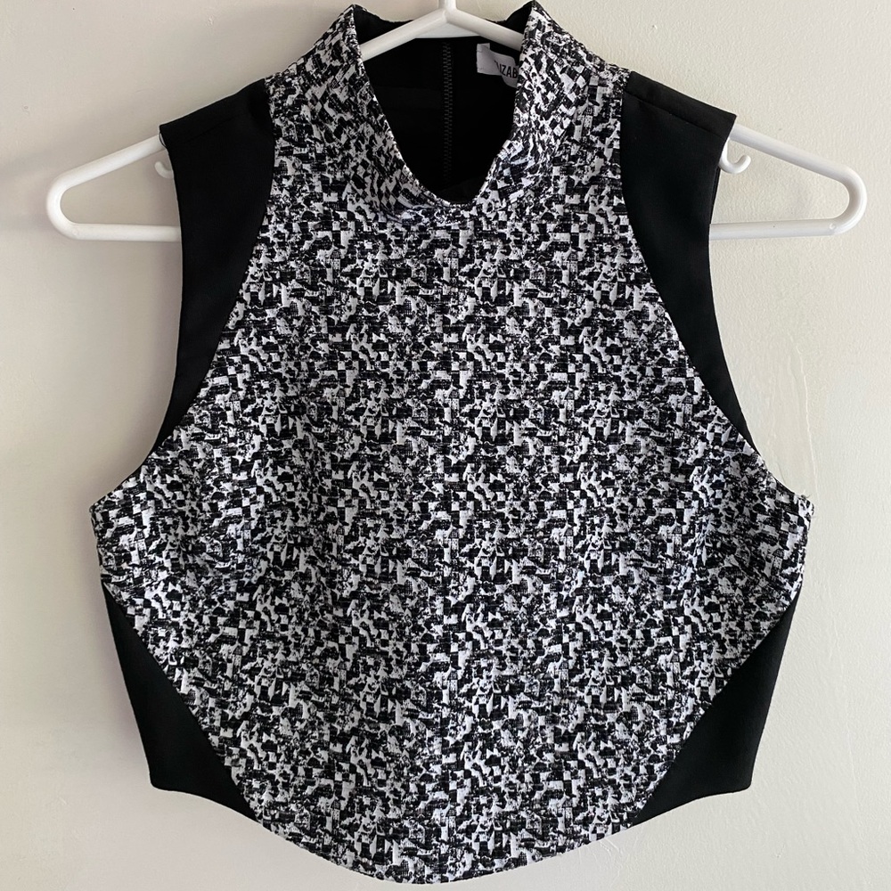NWT ELIZABETH & JAMES Crop Top
